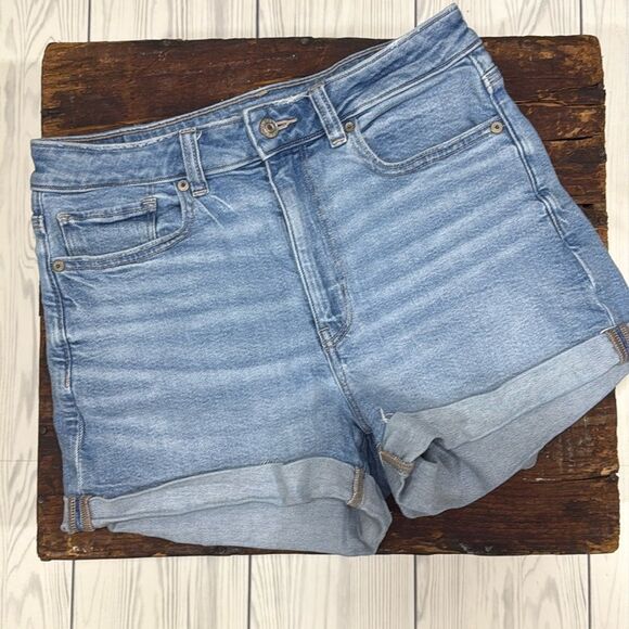 American Eagle Mom Short High Rise Stretch Size 6 - Picture 1 of 7